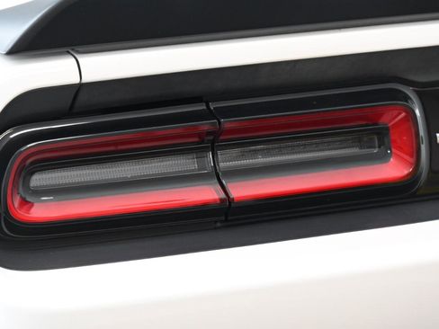 Used 2016 Dodge Challenger SRT Hellcat image 12