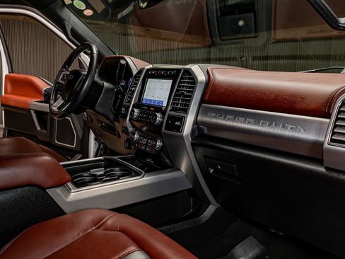 Used 2020 Ford F450 Platinum w/ FX4 Off-Road Package image 17