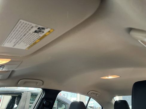 Used 2022 Toyota Corolla LE w/ Carpet Mat Package (TMS) FWD image 19