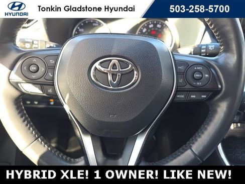 Used 2020 Toyota RAV4 XLE image 15