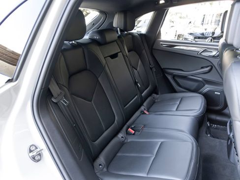 Certified 2021 Porsche Macan AWD/4WD image 55