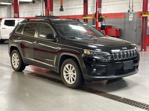 Used 2022 Jeep Cherokee Latitude Lux image 2