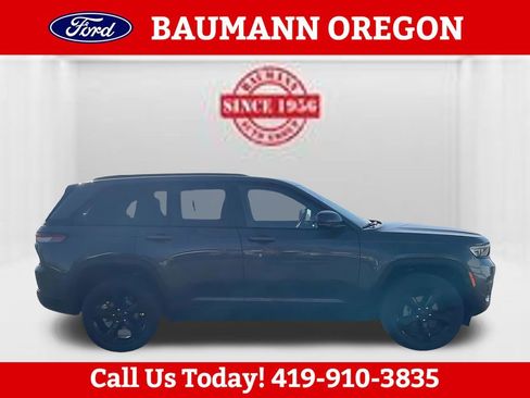 Used 2022 Jeep Grand Cherokee Altitude AWD/4WD image 4