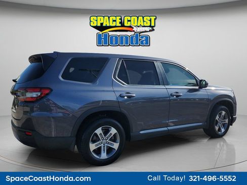 Used 2024 Honda Pilot EX-L image 3