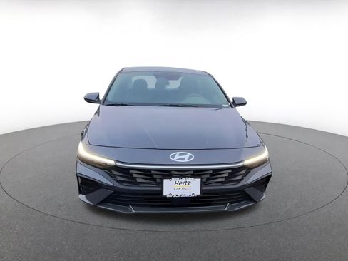 Used 2025 Hyundai Elantra SEL image 4