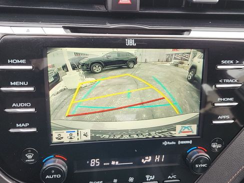 Used 2019 Toyota Camry XLE image 15