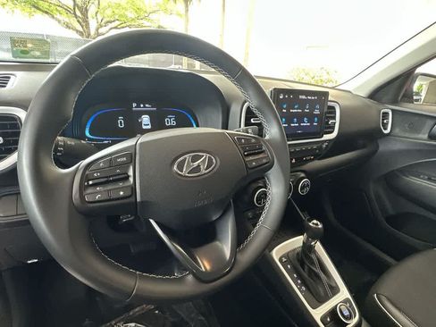 Used 2023 Hyundai Venue Limited w/ Cargo Package FWD image 13