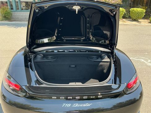 Used 2022 Porsche 718 Boxster image 13