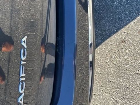 Used 2021 Chrysler Pacifica Touring-L w/ Premium & Safety Sphere Group image 12