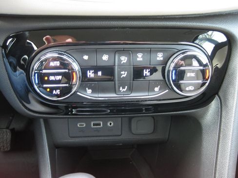 Used 2020 Buick Encore GX Select image 20