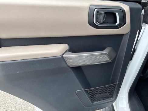 Used 2022 Ford Bronco Wildtrak image 11