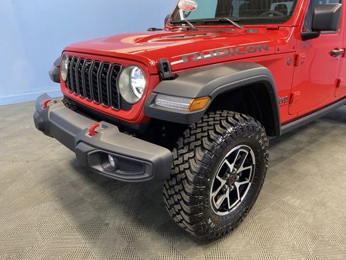 Used 2024 Jeep Gladiator Rubicon w/ Technology Group image 41
