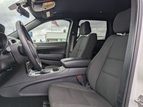 Used 2020 Jeep Grand Cherokee Laredo image 14