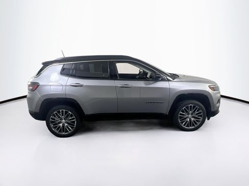 Used 2022 Jeep Compass Limited w/ Elite Group AWD/4WD image 4