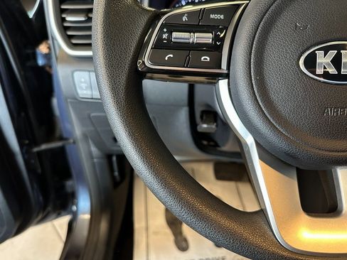 Used 2022 Kia Sportage LX image 11