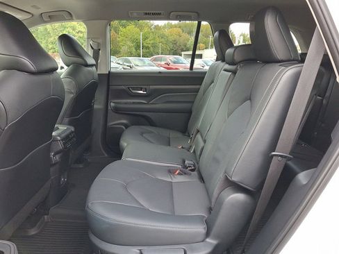 Used 2025 Toyota Grand Highlander Limited image 21