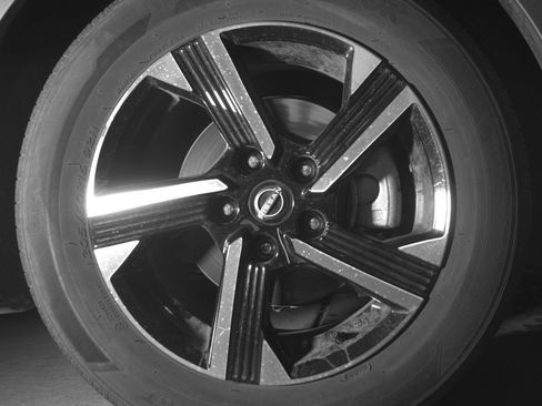 Used 2025 Nissan Sentra SV FWD image 13