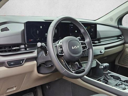 Used 2025 Kia Carnival SX FWD image 21