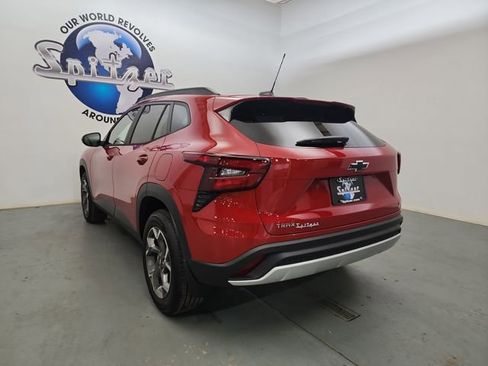 New 2026 Chevrolet Trax LT w/ Driver Confidence Package image 5