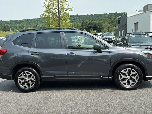 Used 2021 Subaru Forester Premium AWD/4WD image 5