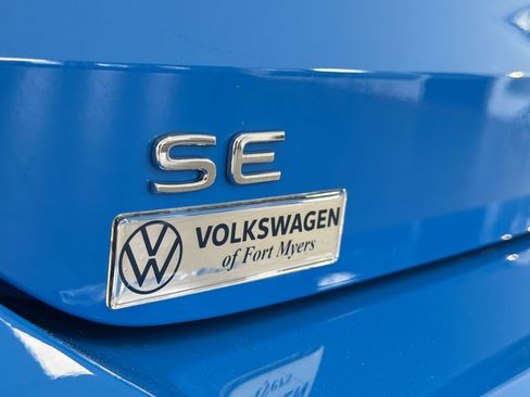 Used 2025 Volkswagen Taos SE FWD image 33