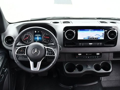 Used 2024 Mercedes-Benz Sprinter 2500 image 56