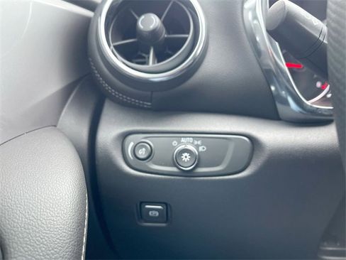 Certified 2024 Chevrolet Blazer LT w/ Convenience Package image 17