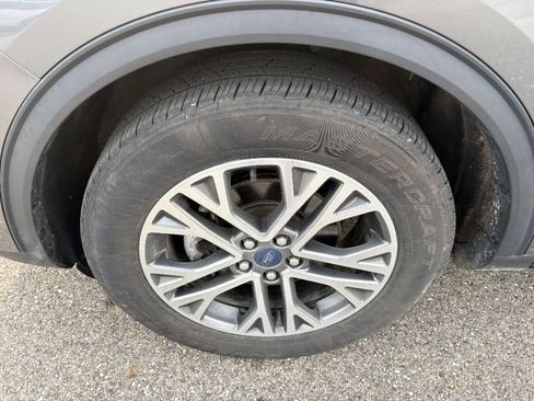 Used 2021 Ford Escape SEL image 9