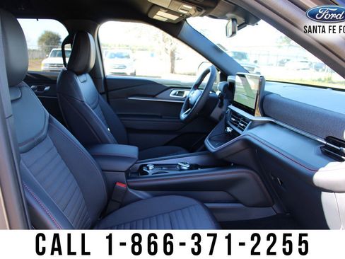 Used 2025 Ford Explorer ST-Line w/ Premium Package RWD image 51