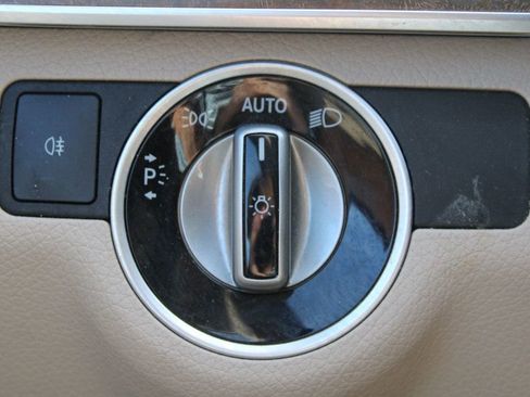 Used 2014 Mercedes-Benz E 350 Sedan image 23