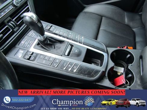Used 2020 Porsche Macan AWD/4WD image 18