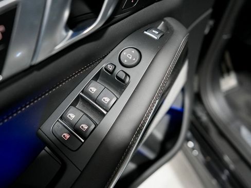 Used 2025 BMW X5 M60i image 15