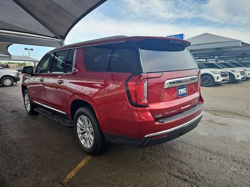 Used 2024 GMC Yukon XL SLT w/ SLT Luxury Package image 3