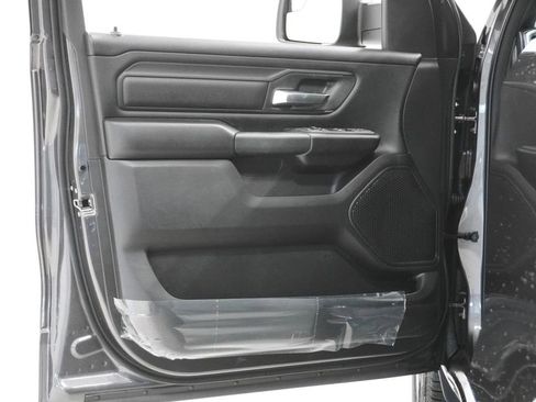 New 2026 RAM 1500 Express AWD/4WD image 13