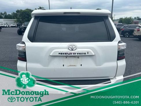 Used 2022 Toyota 4Runner SR5 AWD/4WD image 7