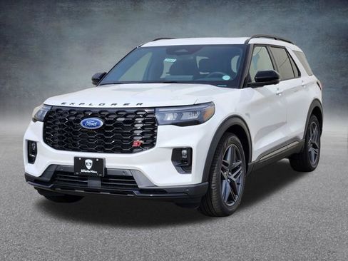 New 2026 Ford Explorer ST image 3