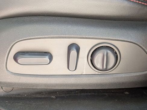 Used 2022 Chevrolet Equinox RS w/ RS Leather Package image 37