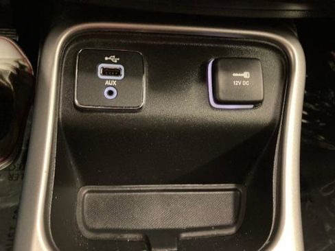 Used 2018 Jeep Compass Latitude w/ Popular Equipment Group FWD image 23