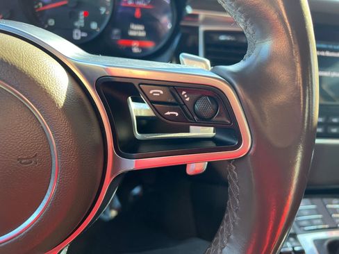 Used 2018 Porsche Macan image 22