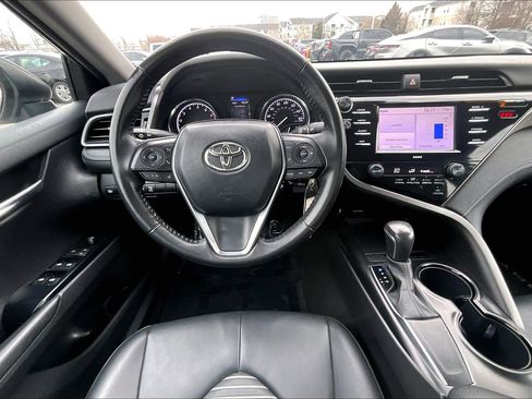 Used 2020 Toyota Camry SE image 5