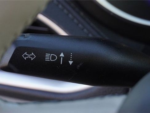 Used 2020 Chrysler Pacifica Limited w/ Tire & Wheel Group image 30