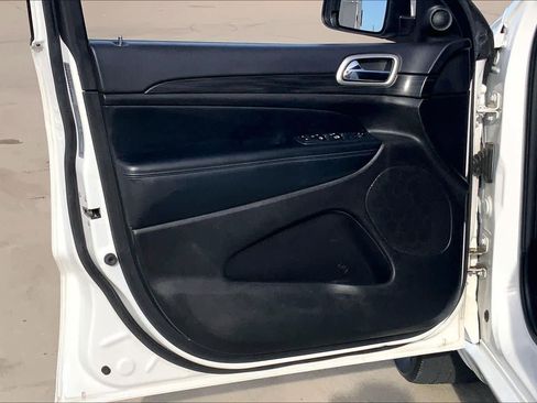 Used 2021 Jeep Grand Cherokee Laredo X image 21