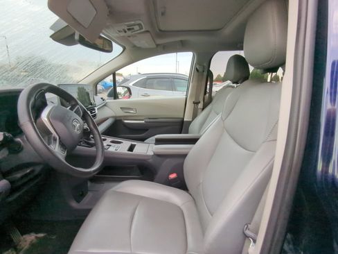 Used 2021 Toyota Sienna XLE FWD image 6