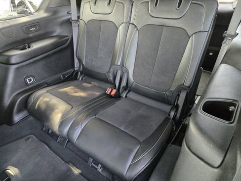Used 2024 Jeep Grand Cherokee L Laredo RWD image 38