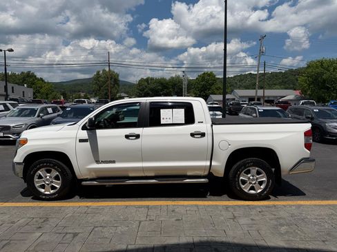 Used 2015 Toyota Tundra SR5 w/ SR5 Upgrade Package AWD/4WD image 5