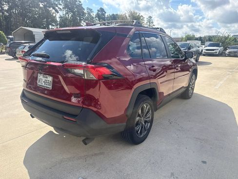 Used 2025 Toyota RAV4 XLE Premium AWD/4WD image 4