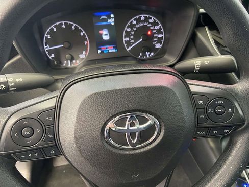 Used 2023 Toyota Corolla LE FWD image 20