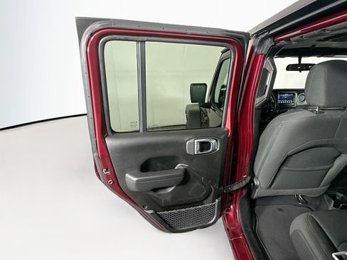 Used 2022 Jeep Wrangler Sport S image 24