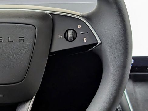 Used 2026 Tesla Model Y AWD image 37