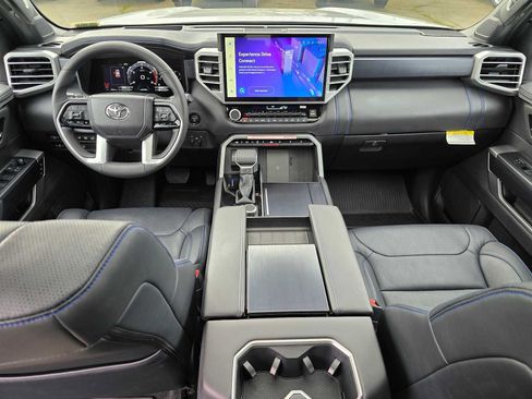 Used 2025 Toyota Sequoia Platinum AWD/4WD image 19